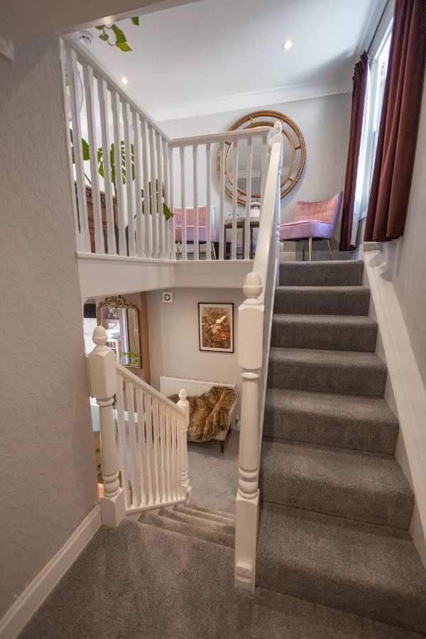 Hotel House *