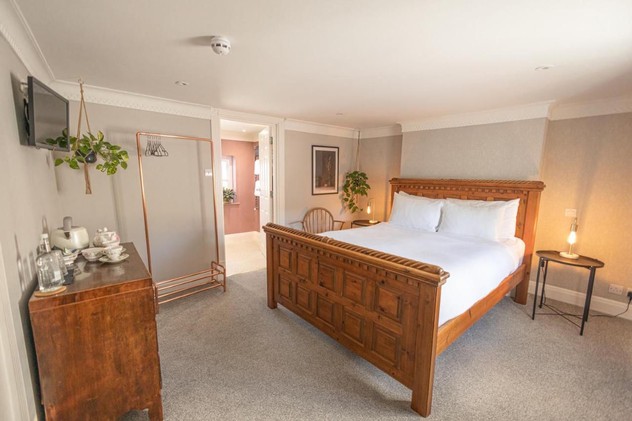 Hotel House *